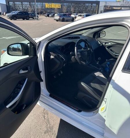 Белый Форд Фокус, объемом двигателя 2 л и пробегом 119 тыс. км за 11500 $, фото 14 на Automoto.ua