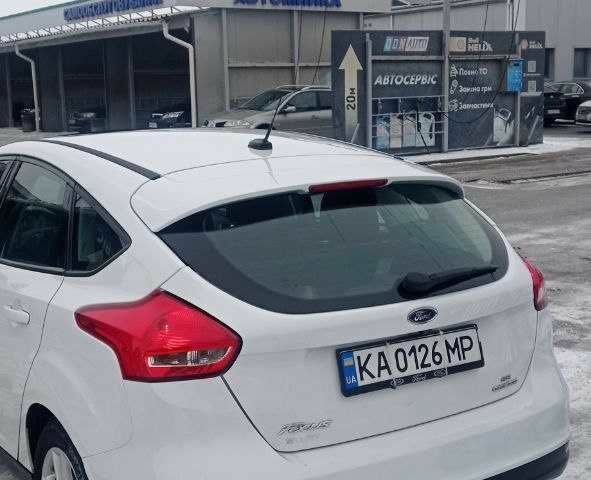 Білий Форд Фокус, об'ємом двигуна 2 л та пробігом 182 тис. км за 9200 $, фото 4 на Automoto.ua