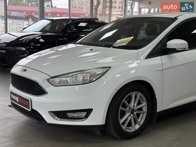 Білий Форд Фокус, об'ємом двигуна 1 л та пробігом 93 тис. км за 8490 $, фото 3 на Automoto.ua
