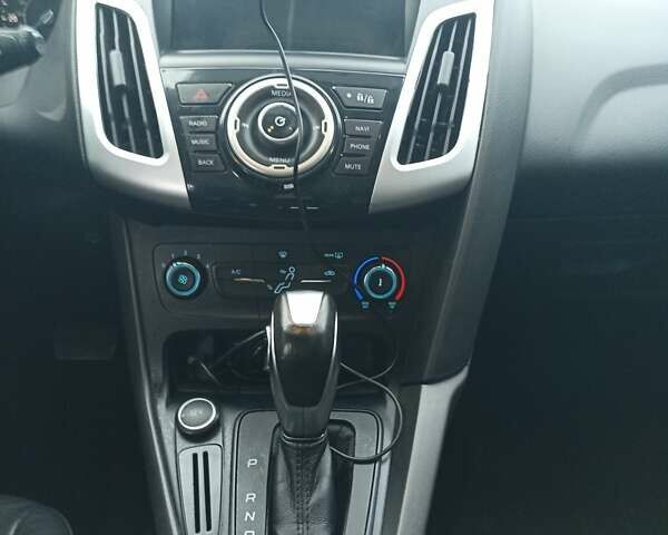 Белый Форд Фокус, объемом двигателя 2 л и пробегом 152 тыс. км за 8700 $, фото 9 на Automoto.ua