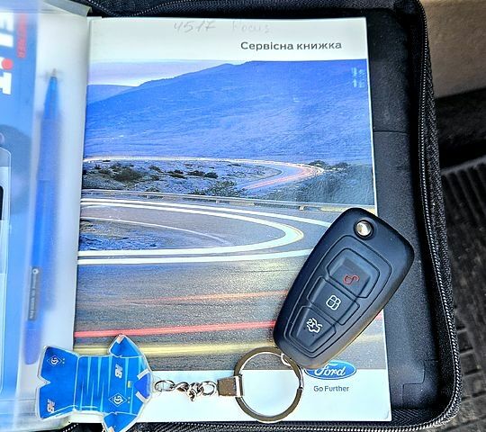 Белый Форд Фокус, объемом двигателя 16 л и пробегом 154 тыс. км за 8900 $, фото 10 на Automoto.ua