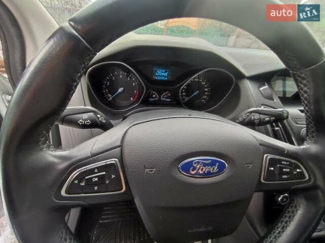 Белый Форд Фокус, объемом двигателя 1 л и пробегом 132 тыс. км за 6900 $, фото 5 на Automoto.ua