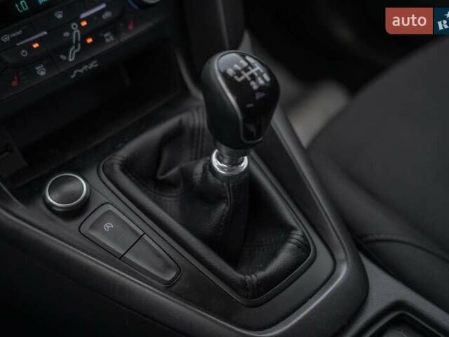 Белый Форд Фокус, объемом двигателя 1 л и пробегом 191 тыс. км за 8700 $, фото 25 на Automoto.ua