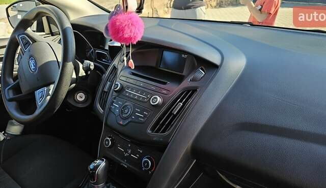 Белый Форд Фокус, объемом двигателя 2 л и пробегом 213 тыс. км за 8999 $, фото 10 на Automoto.ua