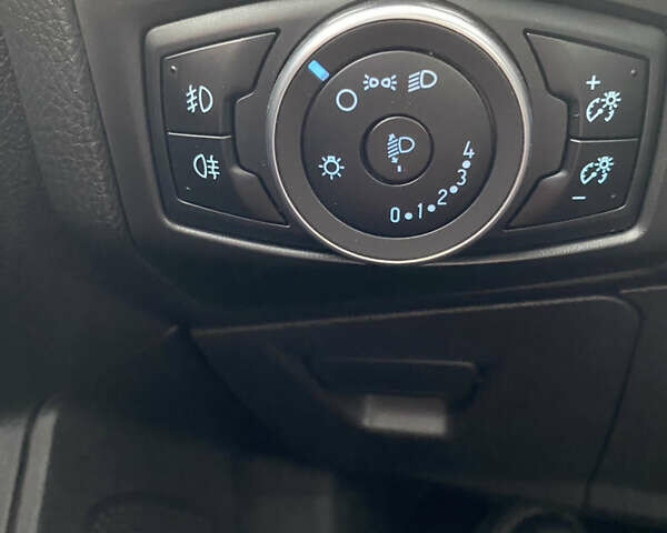 Білий Форд Фокус, об'ємом двигуна 1 л та пробігом 177 тис. км за 10100 $, фото 7 на Automoto.ua