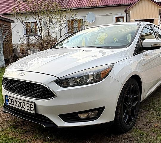Белый Форд Фокус, объемом двигателя 2 л и пробегом 142 тыс. км за 10000 $, фото 1 на Automoto.ua