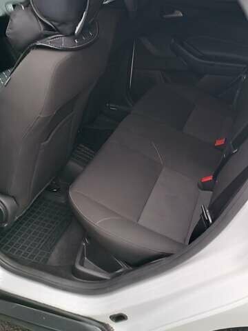 Білий Форд Фокус, об'ємом двигуна 2 л та пробігом 189 тис. км за 8600 $, фото 6 на Automoto.ua