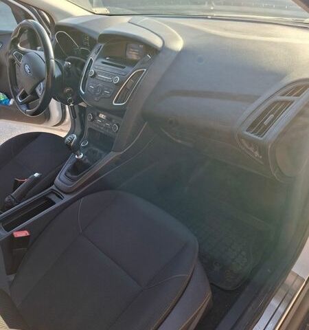 Белый Форд Фокус, объемом двигателя 1 л и пробегом 108 тыс. км за 9500 $, фото 20 на Automoto.ua