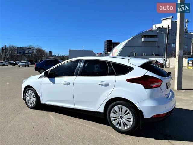 Білий Форд Фокус, об'ємом двигуна 1.6 л та пробігом 58 тис. км за 9400 $, фото 3 на Automoto.ua