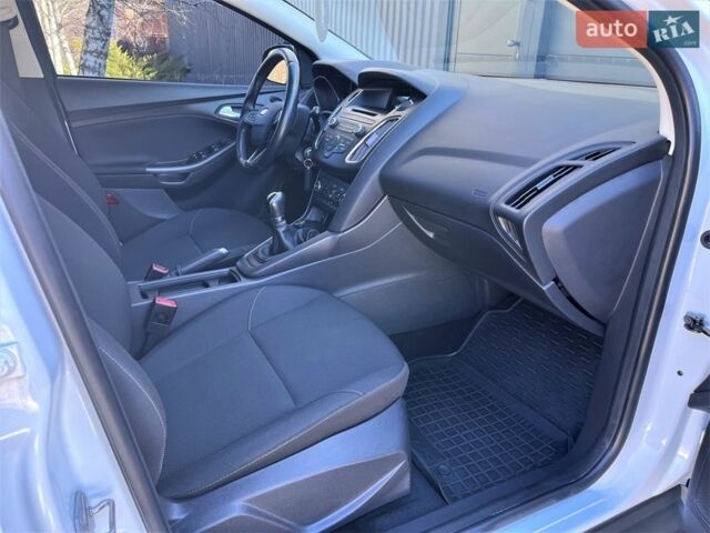 Білий Форд Фокус, об'ємом двигуна 1.6 л та пробігом 58 тис. км за 9400 $, фото 22 на Automoto.ua