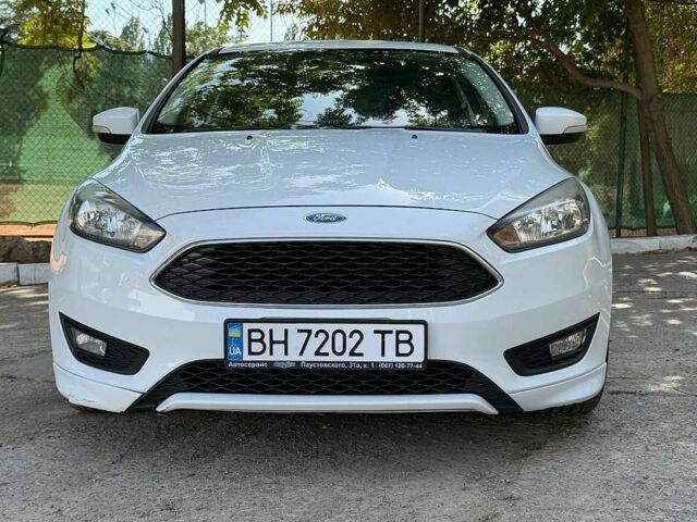 Білий Форд Фокус, об'ємом двигуна 2 л та пробігом 120 тис. км за 8500 $, фото 2 на Automoto.ua