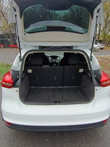 Білий Форд Фокус, об'ємом двигуна 2 л та пробігом 189 тис. км за 8600 $, фото 7 на Automoto.ua