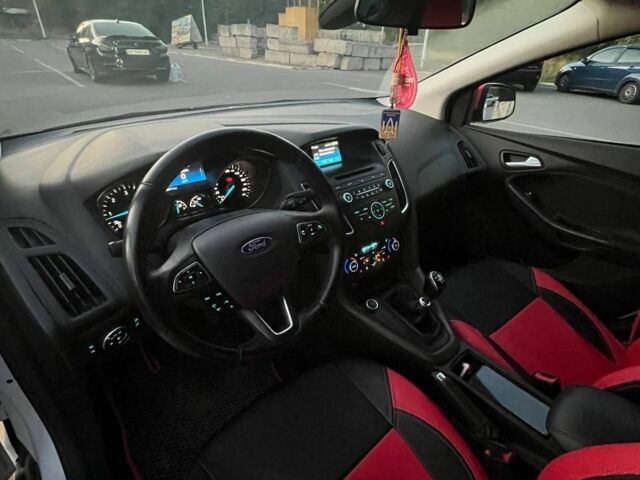 Білий Форд Фокус, об'ємом двигуна 1.5 л та пробігом 57 тис. км за 10200 $, фото 5 на Automoto.ua