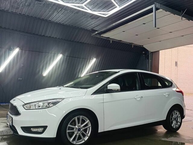 Білий Форд Фокус, об'ємом двигуна 1 л та пробігом 95 тис. км за 9500 $, фото 13 на Automoto.ua
