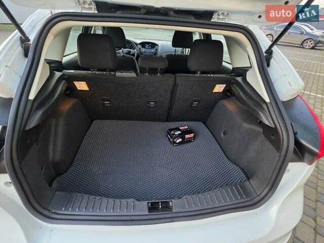 Белый Форд Фокус, объемом двигателя 2 л и пробегом 149 тыс. км за 7650 $, фото 36 на Automoto.ua