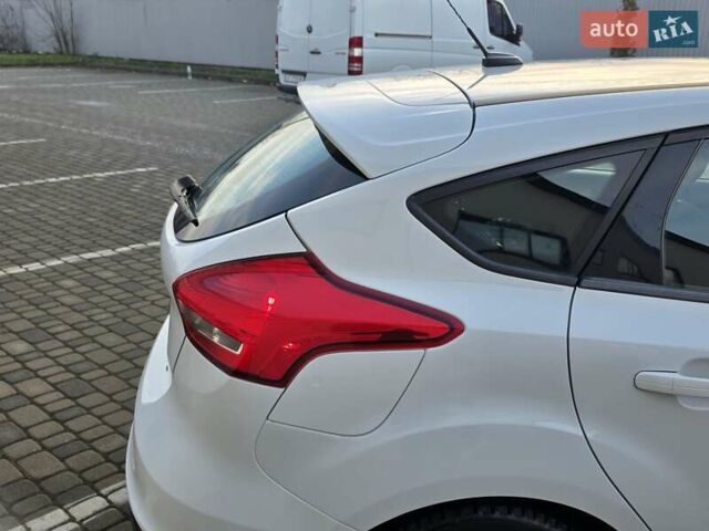 Белый Форд Фокус, объемом двигателя 2 л и пробегом 149 тыс. км за 7650 $, фото 27 на Automoto.ua