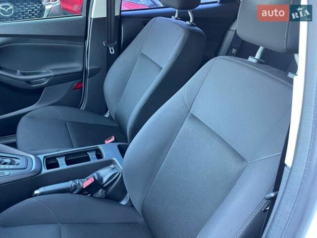 Білий Форд Фокус, об'ємом двигуна 1.6 л та пробігом 141 тис. км за 9500 $, фото 28 на Automoto.ua