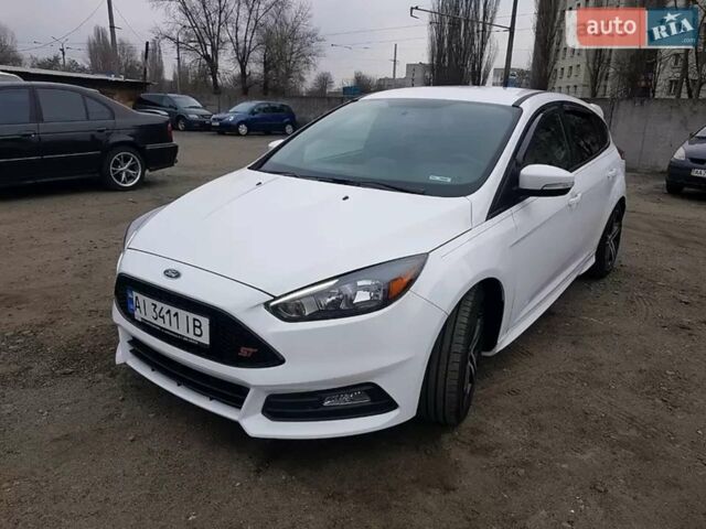 Білий Форд Фокус, об'ємом двигуна 2 л та пробігом 34 тис. км за 13600 $, фото 7 на Automoto.ua