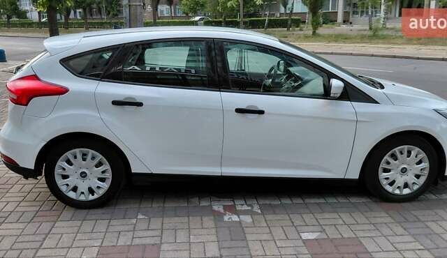 Белый Форд Фокус, объемом двигателя 1.5 л и пробегом 178 тыс. км за 7600 $, фото 3 на Automoto.ua