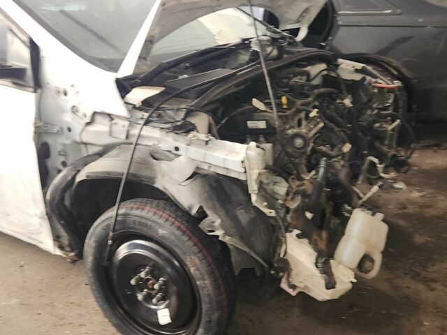 Белый Форд Фокус, объемом двигателя 2 л и пробегом 200 тыс. км за 3700 $, фото 8 на Automoto.ua