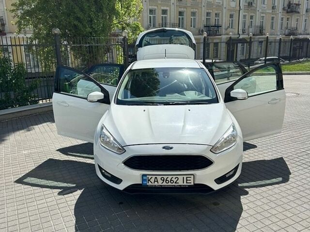 Білий Форд Фокус, об'ємом двигуна 1 л та пробігом 123 тис. км за 7500 $, фото 7 на Automoto.ua