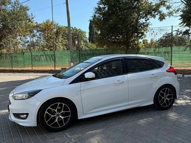 Білий Форд Фокус, об'ємом двигуна 2 л та пробігом 120 тис. км за 8500 $, фото 7 на Automoto.ua