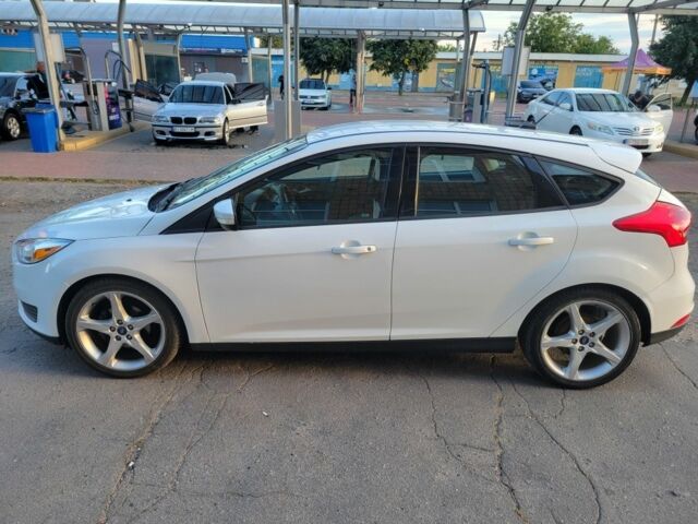 Белый Форд Фокус, объемом двигателя 2 л и пробегом 130 тыс. км за 8200 $, фото 4 на Automoto.ua