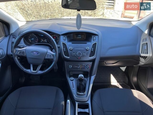 Білий Форд Фокус, об'ємом двигуна 1.6 л та пробігом 58 тис. км за 9400 $, фото 23 на Automoto.ua