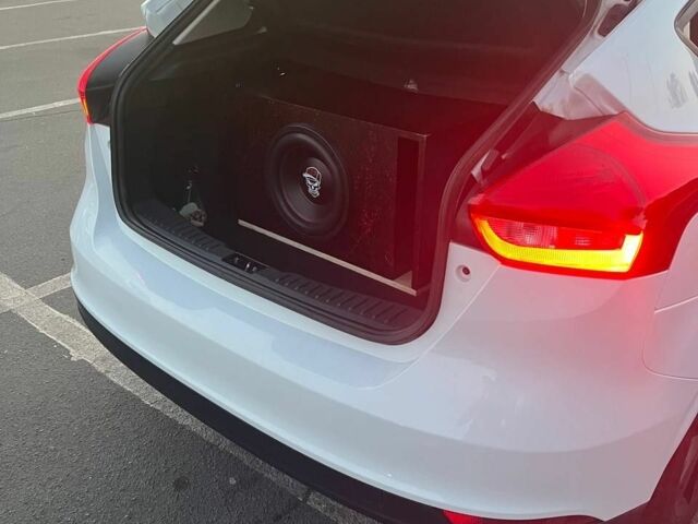 Білий Форд Фокус, об'ємом двигуна 1.5 л та пробігом 57 тис. км за 10200 $, фото 3 на Automoto.ua