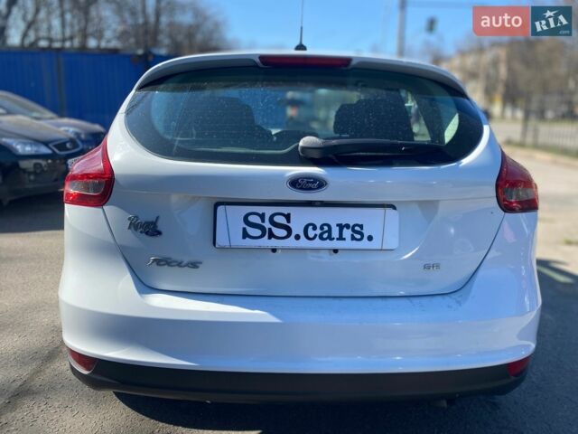Белый Форд Фокус, объемом двигателя 2 л и пробегом 99 тыс. км за 7500 $, фото 4 на Automoto.ua