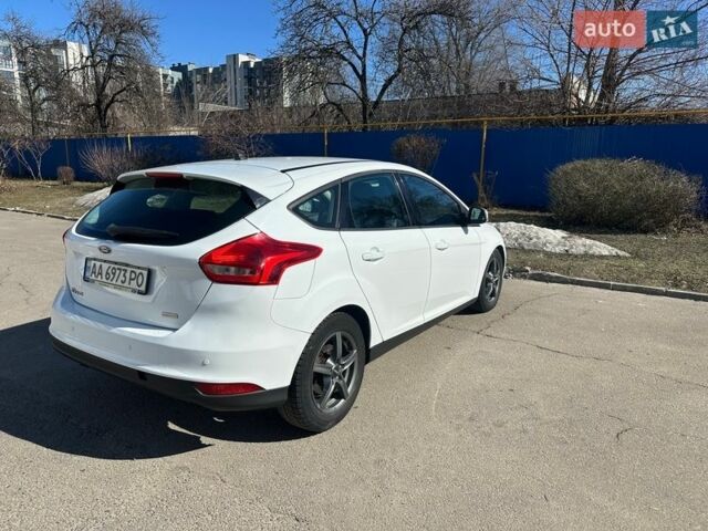 Білий Форд Фокус, об'ємом двигуна 1 л та пробігом 93 тис. км за 11100 $, фото 11 на Automoto.ua