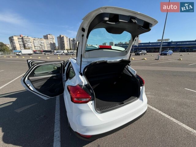 Белый Форд Фокус, объемом двигателя 1.5 л и пробегом 74 тыс. км за 12000 $, фото 15 на Automoto.ua