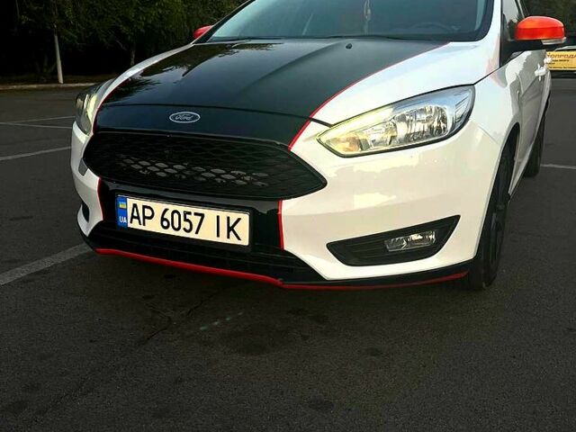 Білий Форд Фокус, об'ємом двигуна 1.5 л та пробігом 57 тис. км за 8700 $, фото 4 на Automoto.ua