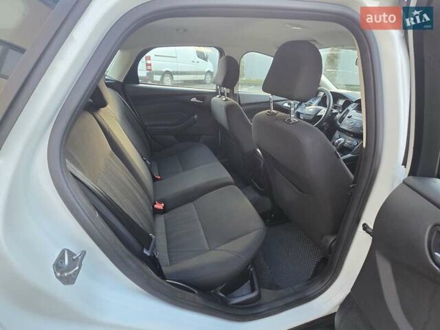 Белый Форд Фокус, объемом двигателя 2 л и пробегом 149 тыс. км за 7650 $, фото 34 на Automoto.ua