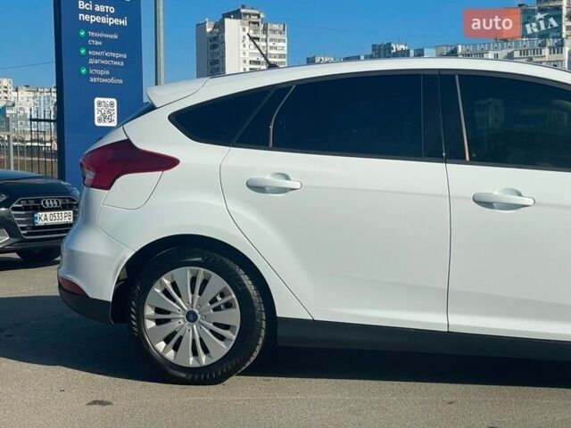 Білий Форд Фокус, об'ємом двигуна 1.6 л та пробігом 141 тис. км за 9500 $, фото 21 на Automoto.ua