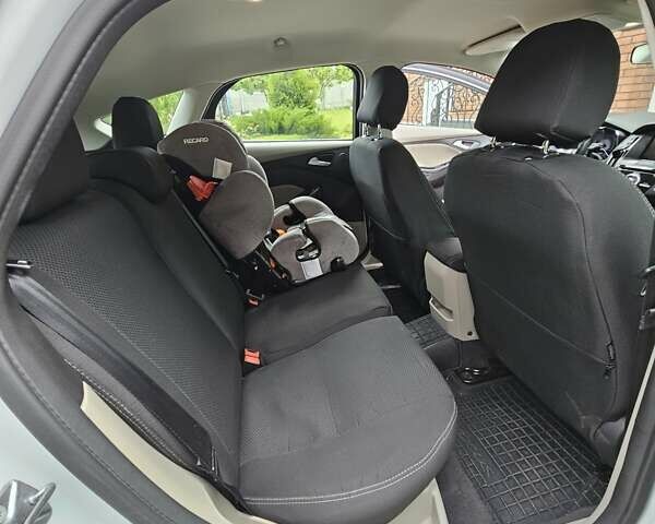 Білий Форд Фокус, об'ємом двигуна 0 л та пробігом 79 тис. км за 7200 $, фото 10 на Automoto.ua