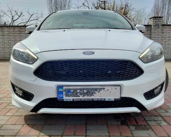 Белый Форд Фокус, объемом двигателя 1.5 л и пробегом 161 тыс. км за 12500 $, фото 2 на Automoto.ua
