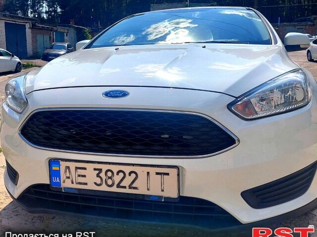 Білий Форд Фокус, об'ємом двигуна 1.6 л та пробігом 85 тис. км за 12500 $, фото 2 на Automoto.ua