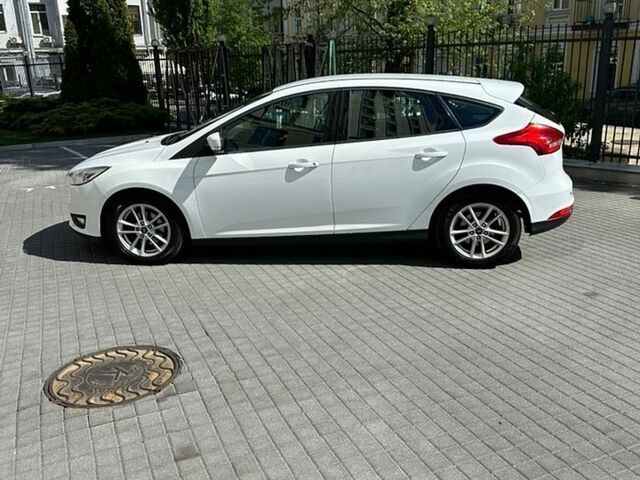 Білий Форд Фокус, об'ємом двигуна 1 л та пробігом 123 тис. км за 7500 $, фото 5 на Automoto.ua
