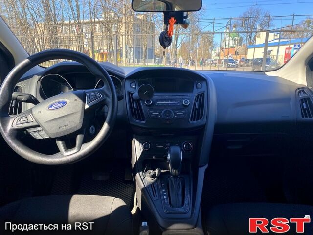 Білий Форд Фокус, об'ємом двигуна 2 л та пробігом 99 тис. км за 8500 $, фото 6 на Automoto.ua