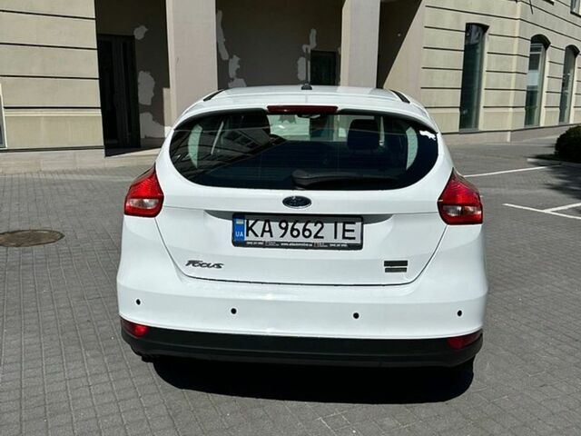 Білий Форд Фокус, об'ємом двигуна 1 л та пробігом 123 тис. км за 7500 $, фото 3 на Automoto.ua