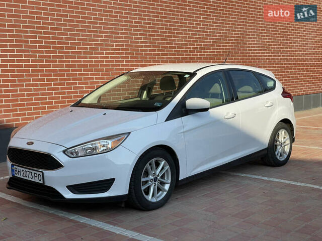 Белый Форд Фокус, объемом двигателя 2 л и пробегом 120 тыс. км за 8999 $, фото 3 на Automoto.ua