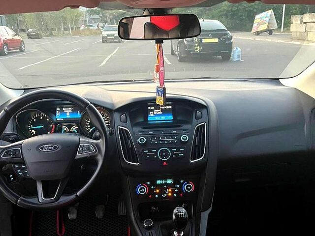 Білий Форд Фокус, об'ємом двигуна 1.5 л та пробігом 57 тис. км за 8700 $, фото 3 на Automoto.ua