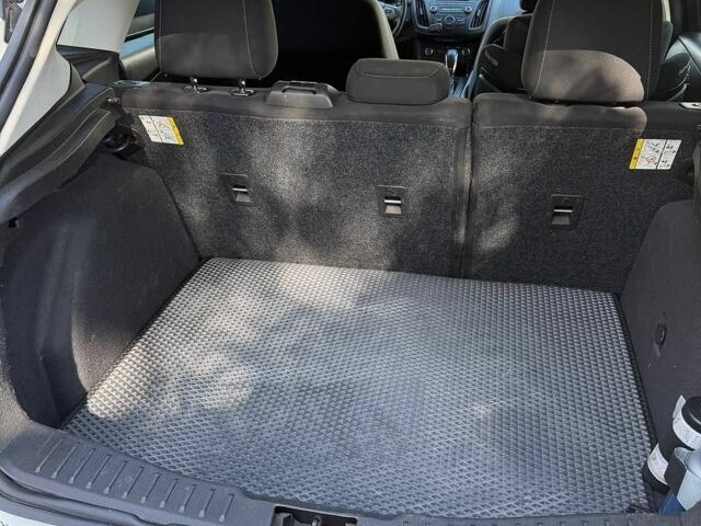 Білий Форд Фокус, об'ємом двигуна 2 л та пробігом 120 тис. км за 8500 $, фото 19 на Automoto.ua