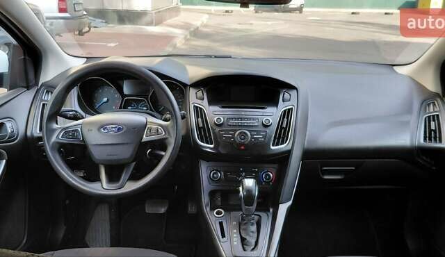 Белый Форд Фокус, объемом двигателя 1.5 л и пробегом 178 тыс. км за 7600 $, фото 10 на Automoto.ua