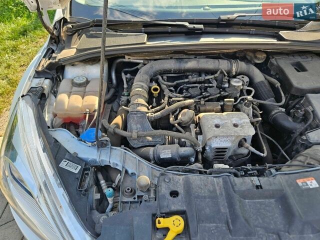 Білий Форд Фокус, об'ємом двигуна 1 л та пробігом 123 тис. км за 7500 $, фото 5 на Automoto.ua