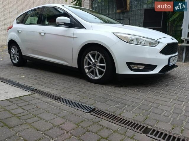 Білий Форд Фокус, об'ємом двигуна 1 л та пробігом 95 тис. км за 9500 $, фото 16 на Automoto.ua