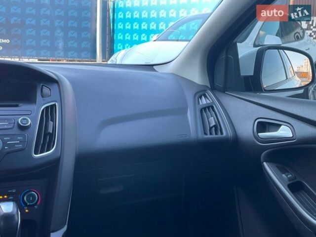 Білий Форд Фокус, об'ємом двигуна 1.6 л та пробігом 141 тис. км за 9500 $, фото 47 на Automoto.ua