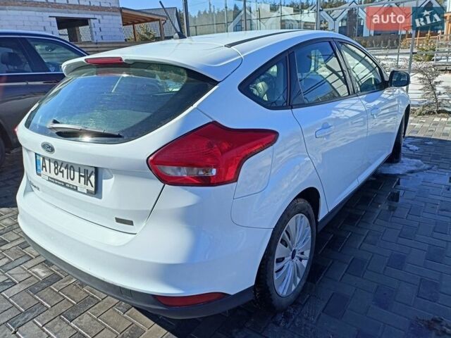 Белый Форд Фокус, объемом двигателя 1.6 л и пробегом 124 тыс. км за 8999 $, фото 4 на Automoto.ua