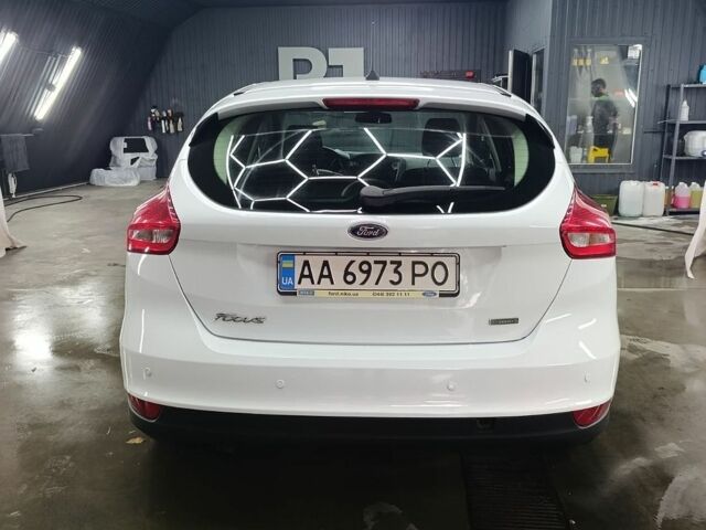 Білий Форд Фокус, об'ємом двигуна 1 л та пробігом 95 тис. км за 9500 $, фото 8 на Automoto.ua